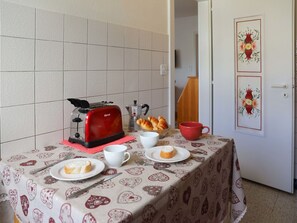 Dining - Cosy apartment for 4 people with WIFI, TV, balcony and panoramic view (Bluche)