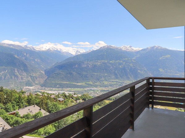 Property grounds - Cosy apartment for 4 people with WIFI, TV, balcony and panoramic view (Bluche)