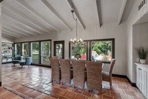 Interni