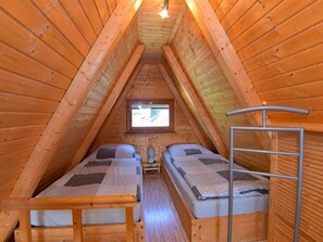 1 bedroom, travel crib, free WiFi - Wonderful private villa for 4 guests with WIFI, TV, terrace and pets allowed (Suhl)