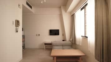 Estudio familiar | Área de sala de estar | Televisión LED de 30 pulgadas con canales por cable y televisión