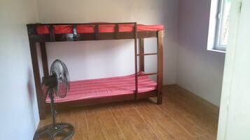 3 bedrooms, bed sheets
