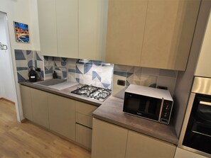 Microwave, dishwasher, toaster, high chair - Lovely apartment for 4 guests with WIFI, A/C and TV (Milan)