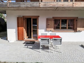 Outdoor dining - Beautiful apartment for 4 people with WIFI, TV, terrace and panoramic view (Evolène)