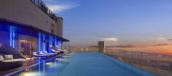 THE WATSON PREMIUM HALONG HOTEL