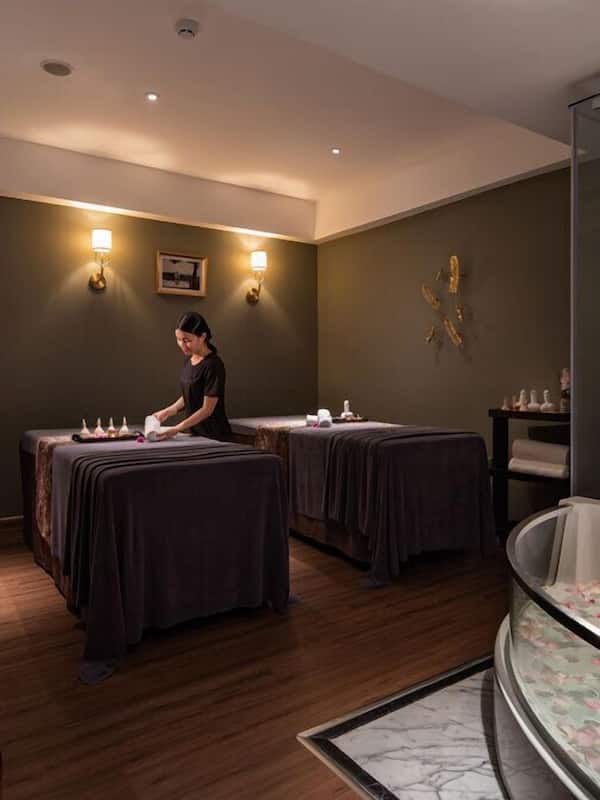 Sauna, hot tub, steam room, hot springs, Turkish bath, body treatments