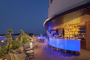 Bar à beira da piscina