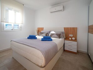 2 soverom, strykejern/-brett, reiseseng for barn og wi-fi (inkludert)