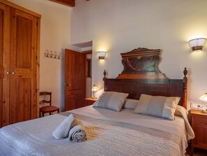 4 soverom, strykejern/-brett, reiseseng for barn og wi-fi (inkludert)