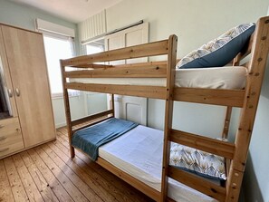 3 habitaciones, cuna de viaje, wifi y ropa de cama