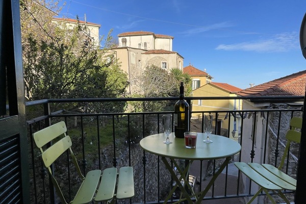 Ciel, Propriété, Bâtiment, Chaise, Table, Plante, Architecture, Design Intérieur, Tableau De Plein Air, Pot De Fleur