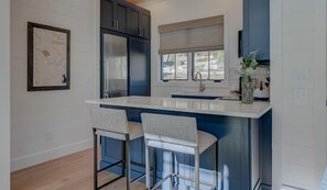 Fridge, microwave, oven, stovetop - Golf and Riverfront Cottage | King Bed | Group Availability (Mineral Bluff)