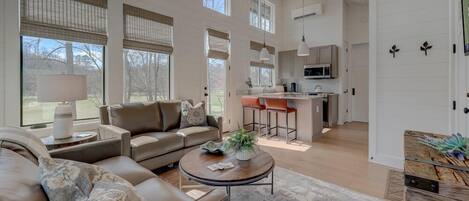 Flat-screen TV, fireplace