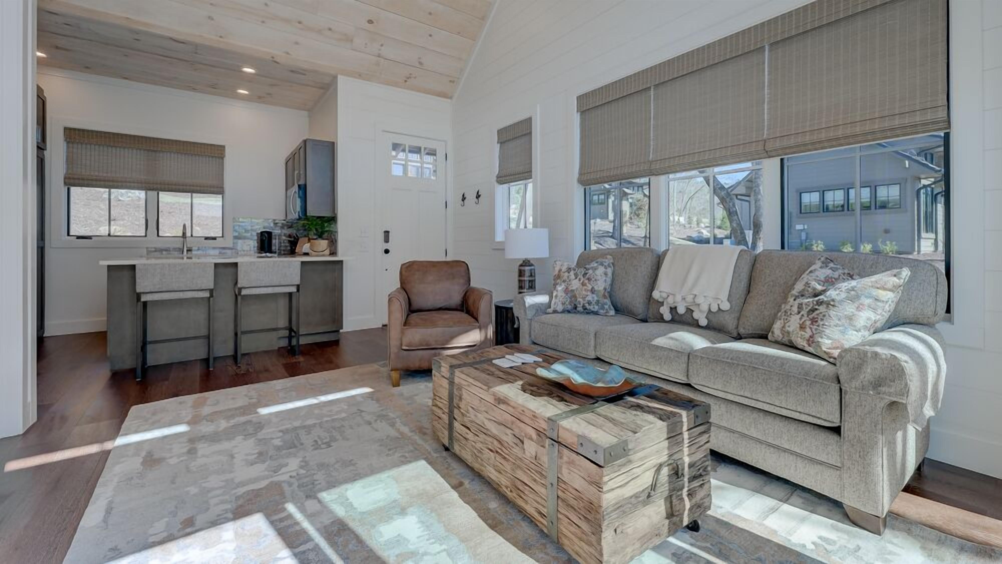 Golf And Riverfront Cottage | King Bed | Group Availability - Blue Ridge, GA