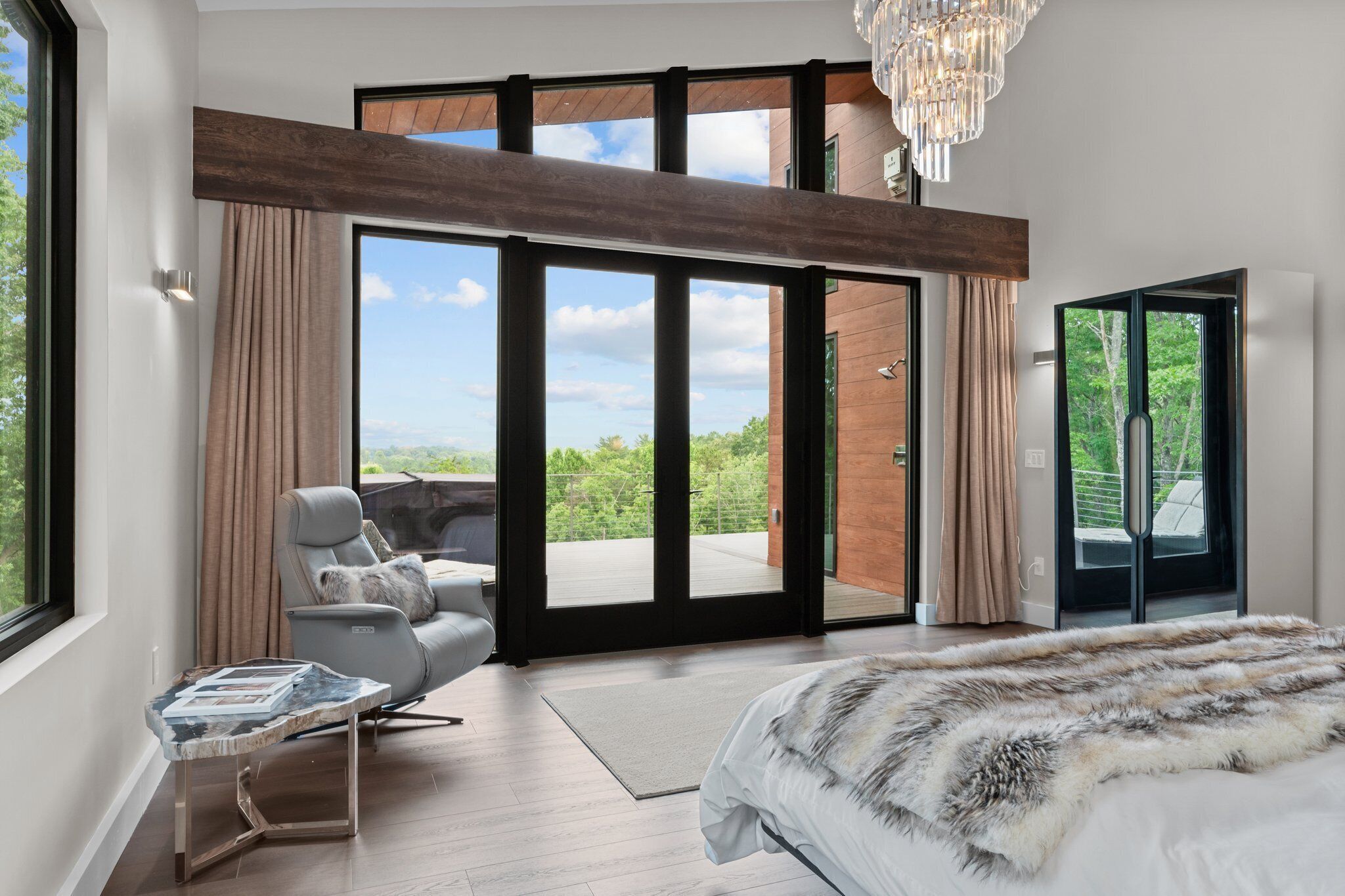 4 dormitorios, tabla de planchar con plancha, wifi y ropa de cama