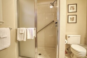 Baignoire, serviettes fournies