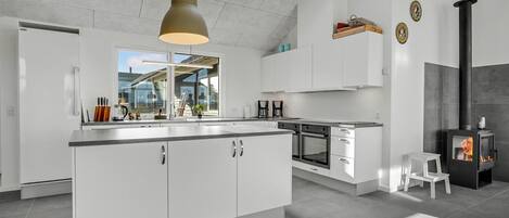 Frigorífic, forn, placa de cuina i rentaplats