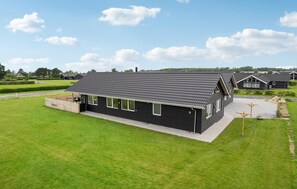 Exterior - Nice home in Bogense with WiFi (Bogense)