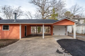 المن�شأة من الخارج