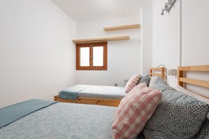 2 sovrum, strykjärn/strykbräda, gratis wi-fi och sängkläder