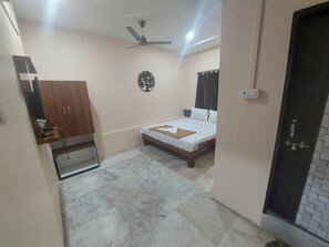 Standard Double Room - iROOMZ City Lite Lodge (Nizamabad)