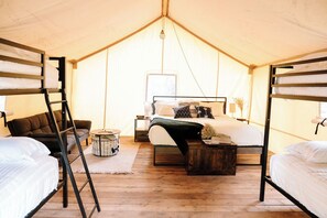 1 bedroom, bed sheets