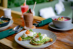 Food and drink - 3 Bdr - The Dream Cliffside Bamboo Villa By Avana (Klungkung)