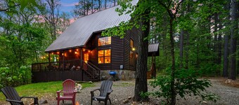 Romantic Private Hideaway: Hot Tub, Fire Pit, Seasonal Creek. Dogs OK w/ fee