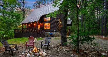 Romantic Private Hideaway: Hot Tub, Fire Pit, Seasonal Creek. Dogs OK w/ fee