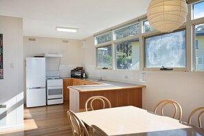 Fridge, microwave, oven, stovetop - Sea Home with a view - Pet friendly (Pambula Beach)