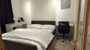 2 間睡房、熨斗/熨衫板、Wi-Fi、床單