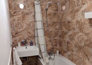Hair dryer, towels - Fully-equipped flat in the city of London (London)