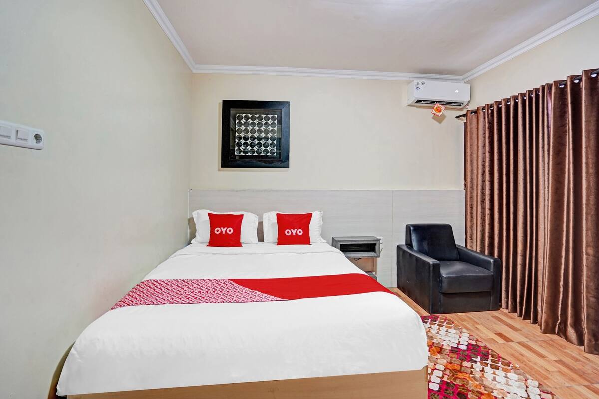 Standard Double Room | Desk, free WiFi, bed sheets
