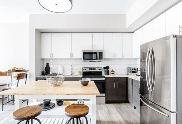 Fridge, microwave - Warm home environment! (Baltimore)