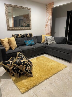 Smart-TV, Videospiele, Bücher, Musikbibliothek