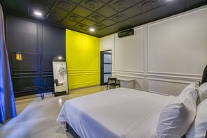 2 bedrooms, in-room safe, desk, laptop workspace