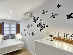 2 bedrooms, in-room safe, iron/ironing board, travel crib