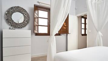 3 slaapkamers, een kluis op de kamer, een strijkplank/strijkijzer