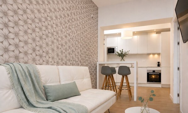 Living area - PALACIO BUENAVISTA LUXURY APARTMENTS 1.4. (Sevilla)