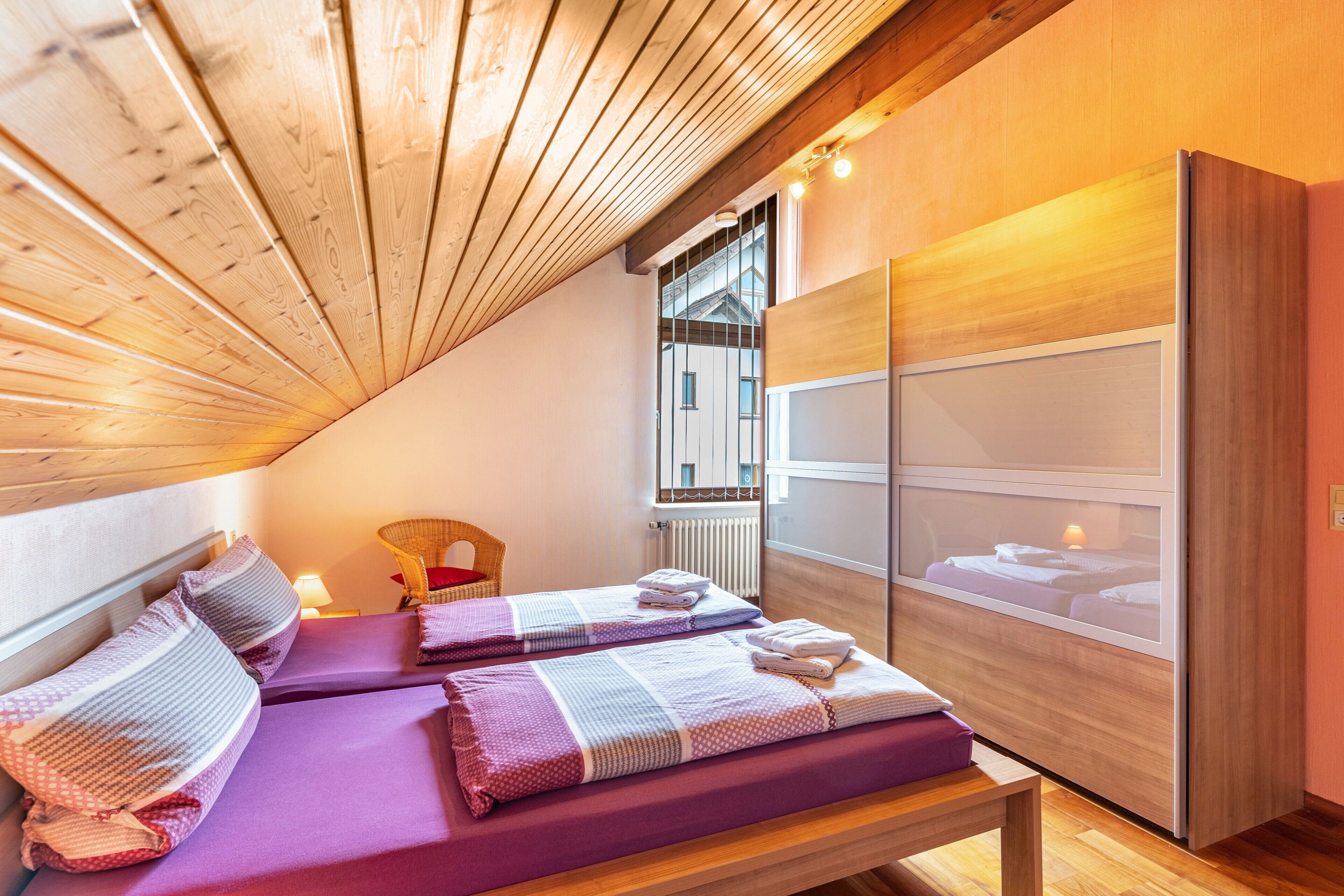 2 habitaciones, tabla de planchar con plancha y wifi gratis 