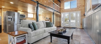 The Pine Loft Family-Friendly Nature Retreat