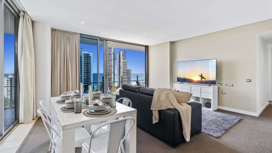 Elston Apartments - Q Stay