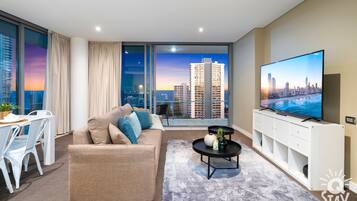 Appartement, 2 slaapkamers, uitzicht op oceaan | Woonruimte | Een flatscreentelevisie