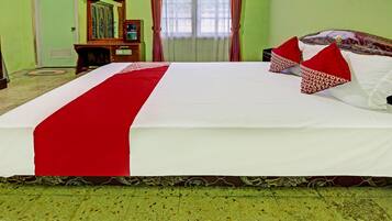 Basic Double Room | Bed sheets