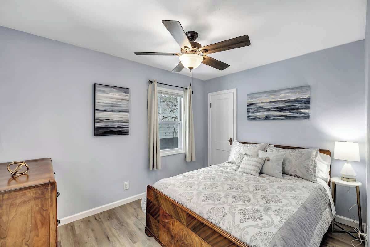 3 bedrooms, iron/ironing board, travel crib, WiFi