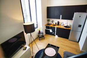 Fridge, microwave, dishwasher, coffee/tea maker