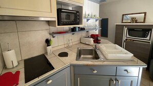 Unclassified image, 3 of 10, button - APARTMENT WITH AIR CONDITIONING ON THE GROUND FLOOR (BORMES LES MIMOSAS)