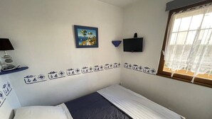 Unclassified image, 2 of 10, button - APARTMENT WITH AIR CONDITIONING ON THE GROUND FLOOR (BORMES LES MIMOSAS)