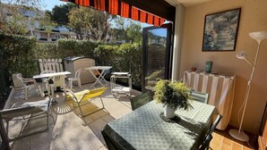 Unclassified image, 5 of 10, button - APARTMENT WITH AIR CONDITIONING ON THE GROUND FLOOR (BORMES LES MIMOSAS)