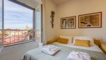 2 bedrooms, iron/ironing board, Internet, bed sheets